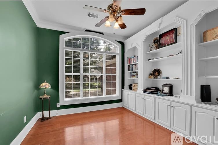 Jonesboro House: 8225 Seven Oaks Drive