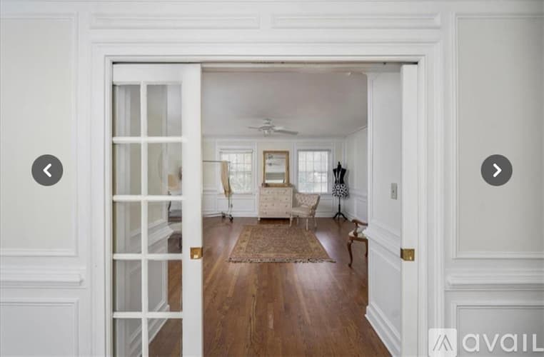 Jonesboro House: 2809 GA 138