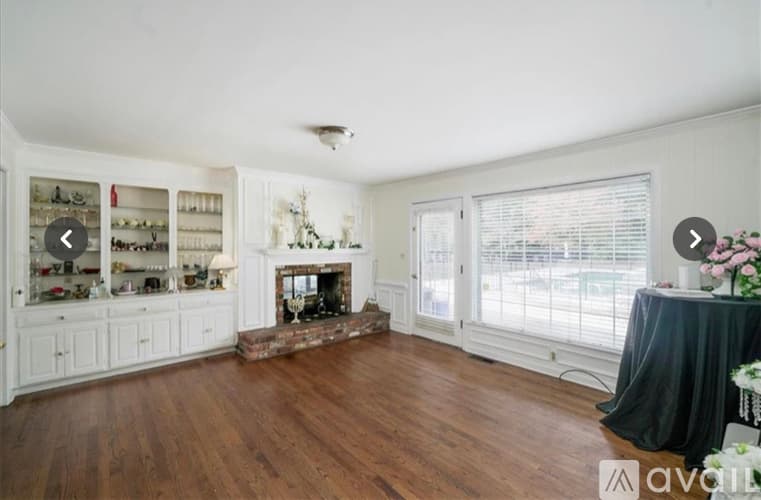 Jonesboro House: 2809 GA 138