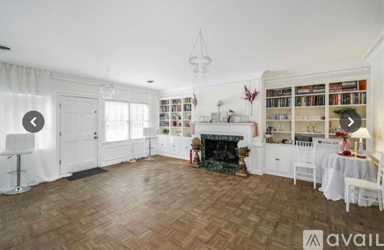 Jonesboro House: 2809 GA 138