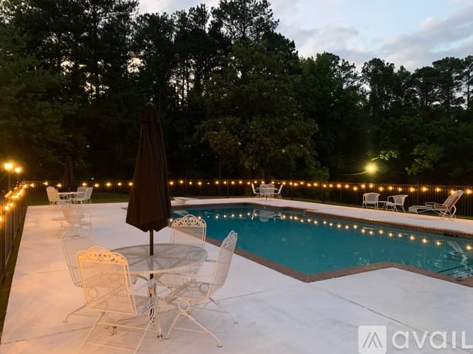 Jonesboro House: 2809 GA 138