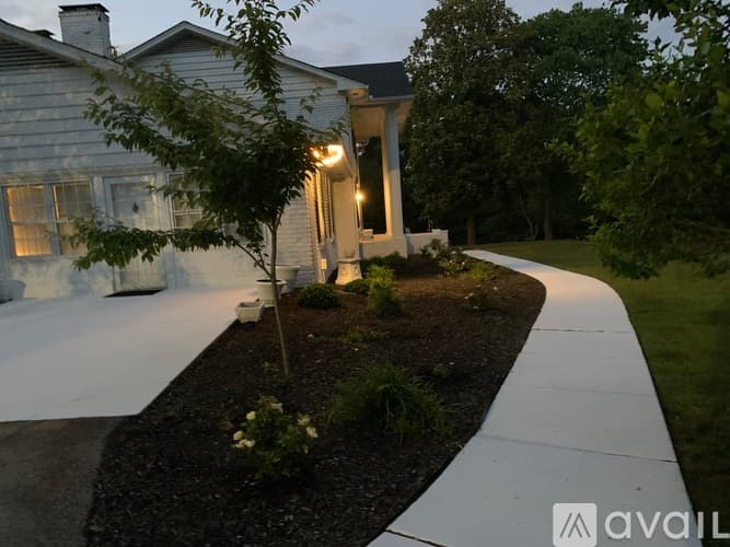 Jonesboro House: 2809 GA 138