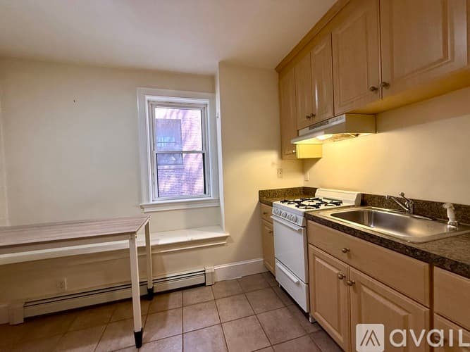 Boston Apartment: 17 Exeter St