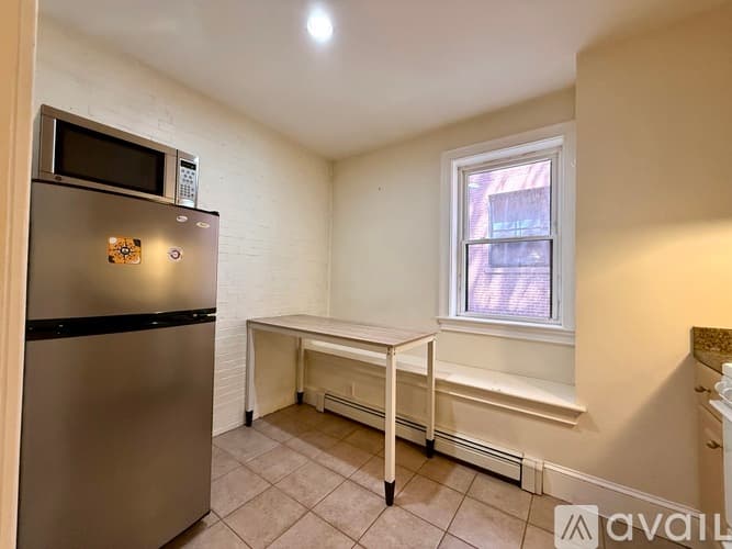 Boston Apartment: 17 Exeter St
