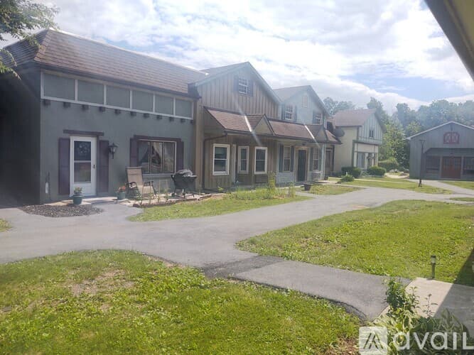 Gettysburg Apartment: 2636 Emmitsburg Rd