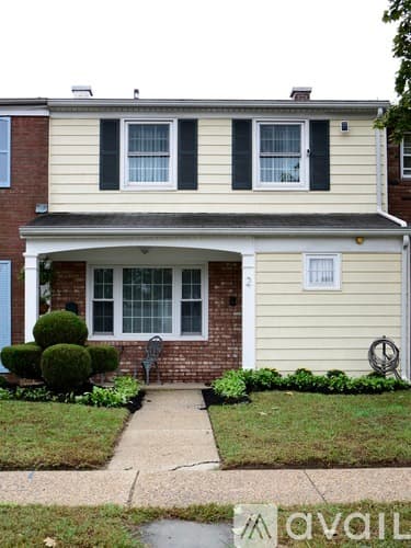 Willingboro House: 2 Radnor Court