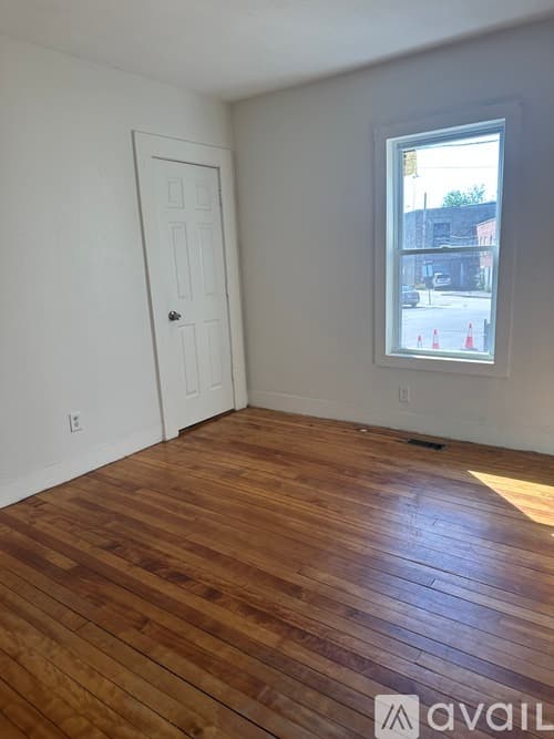 Worcester Apartment: 2 Massasoit Road
