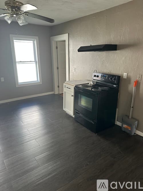 Worcester Apartment: 2 Massasoit Road