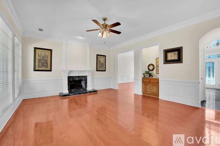 Jonesboro House: 8225 Seven Oaks Drive