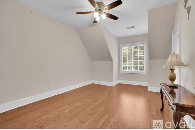 Jonesboro House: 8225 Seven Oaks Drive