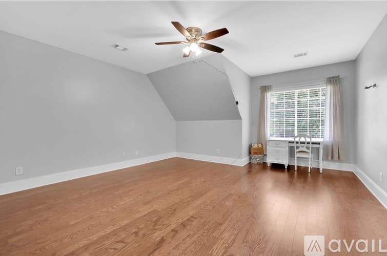 Jonesboro House: 8225 Seven Oaks Drive