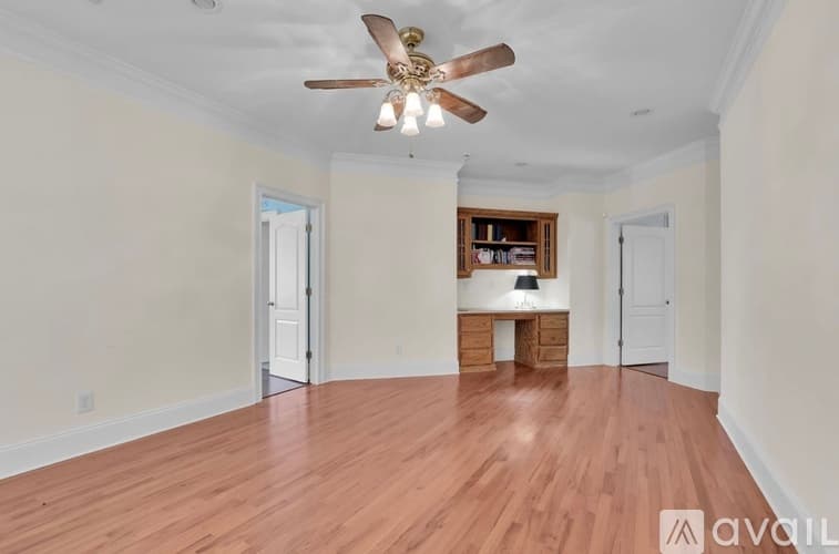 Jonesboro House: 8225 Seven Oaks Drive