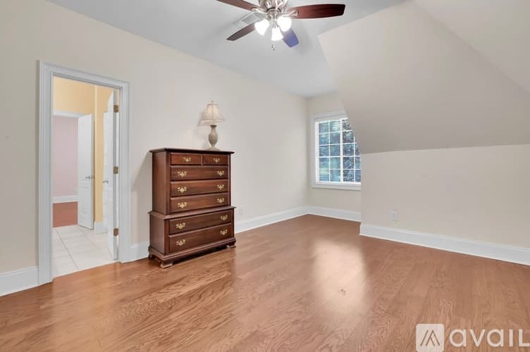 Jonesboro House: 8225 Seven Oaks Drive