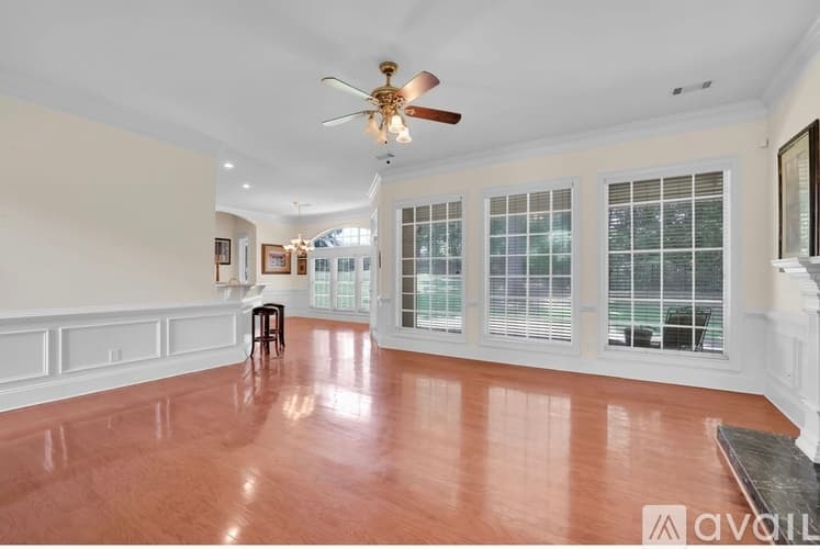 Jonesboro House: 8225 Seven Oaks Drive