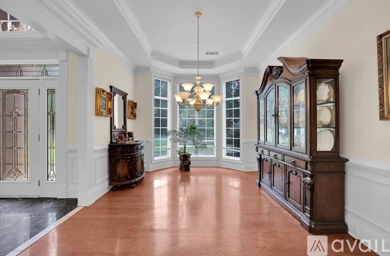 Jonesboro House: 8225 Seven Oaks Drive