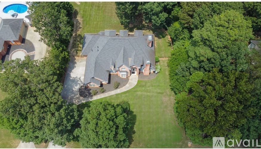 Jonesboro House: 8225 Seven Oaks Drive