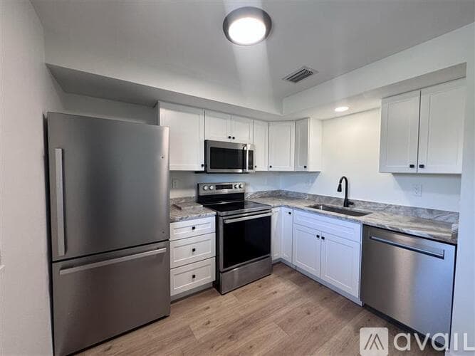 Venice Condo: 1258 Barbara Dr