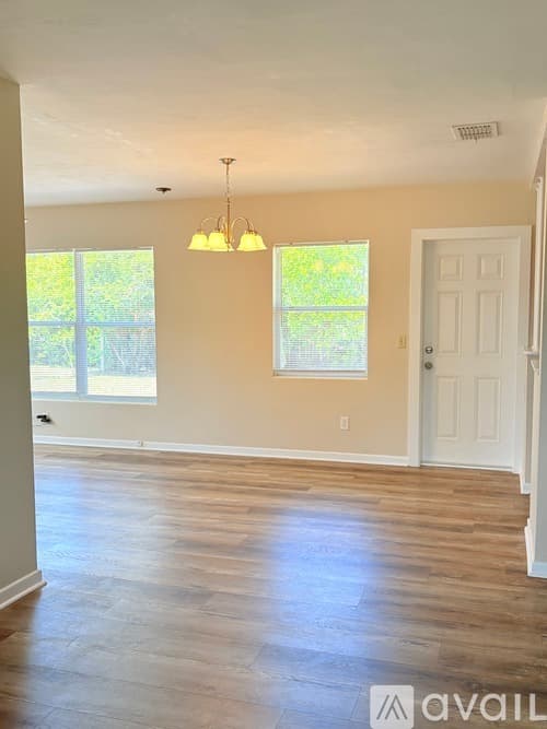 Clearwater House: 1506 Barbara Avenue