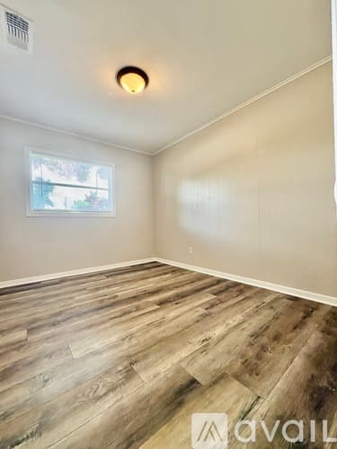 Clearwater House: 1506 Barbara Avenue