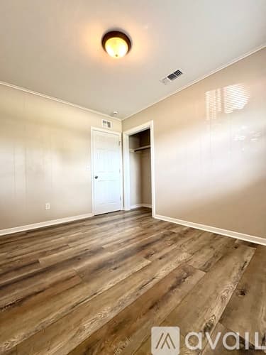Clearwater House: 1506 Barbara Avenue