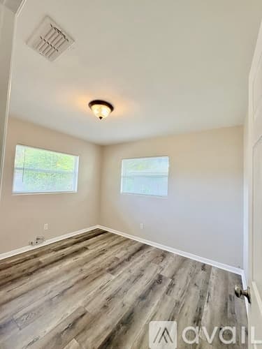 Clearwater House: 1506 Barbara Avenue