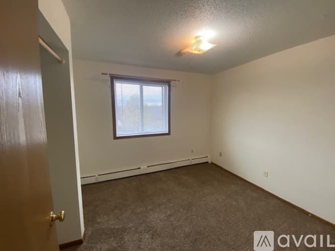 St. Cloud Apartment: 1010 6th Ave S