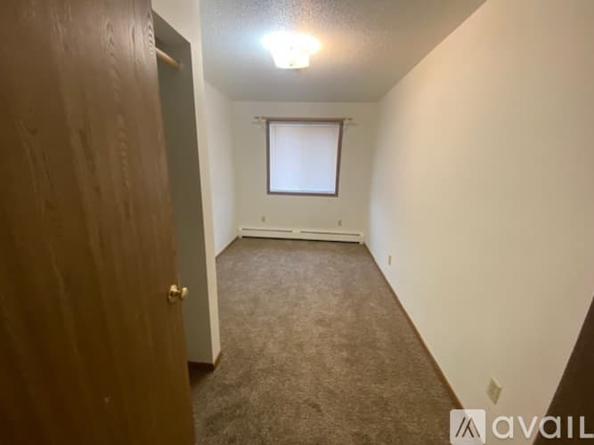St. Cloud Apartment: 1010 6th Ave S