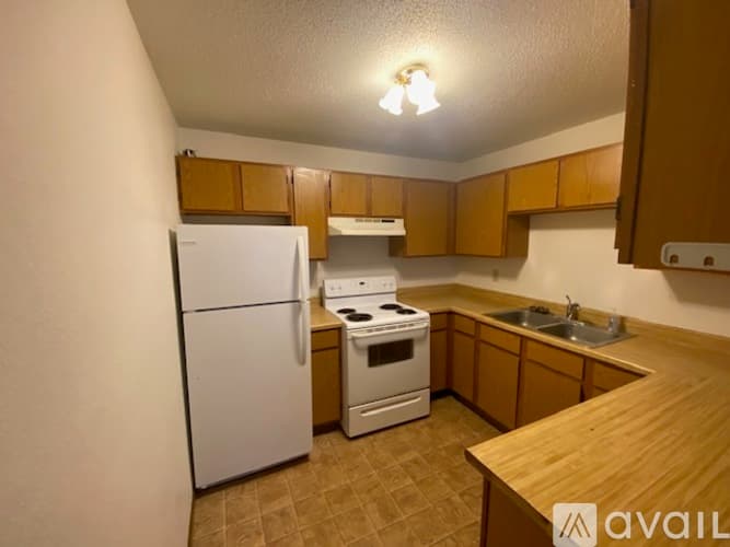 St. Cloud Apartment: 1010 6th Ave S
