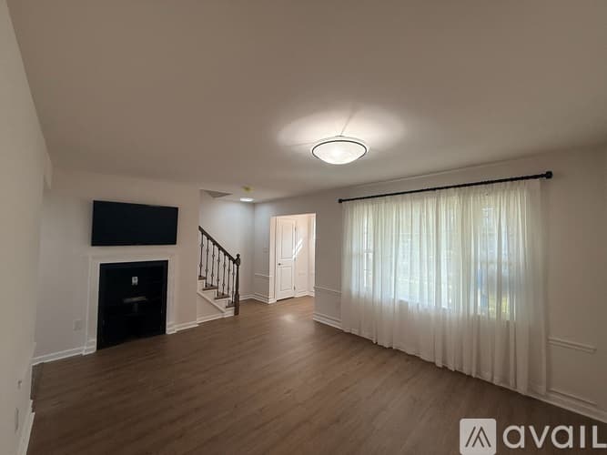 Willingboro House: 2 Radnor Court