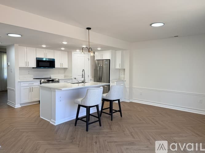 Willingboro House: 2 Radnor Court