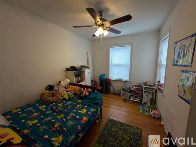 Chicago Apartment: 6437 N Leavitt St