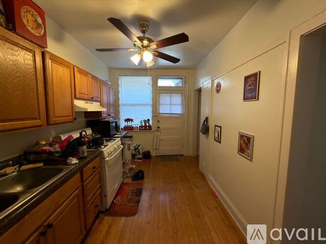 Chicago Apartment: 6437 N Leavitt St