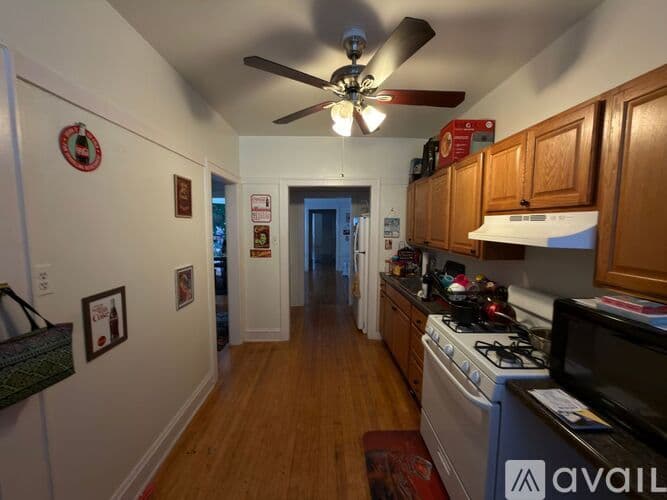 Chicago Apartment: 6437 N Leavitt St