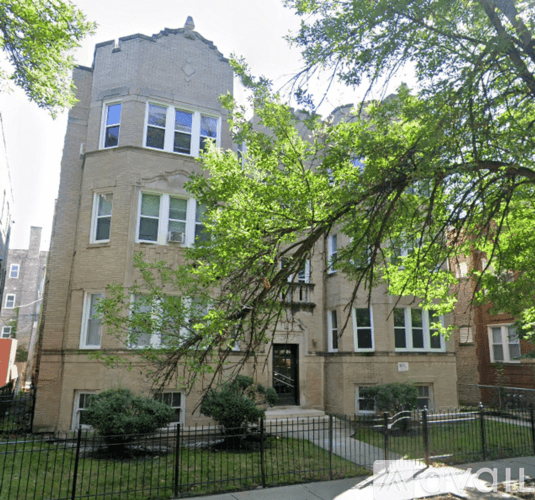 Chicago Apartment: 6437 N Leavitt St