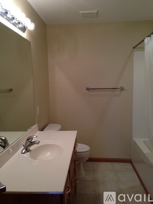 North Mankato Townhome: 2103 Linden Trail