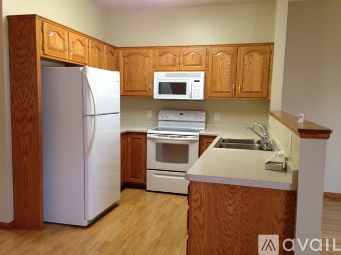 North Mankato Townhome: 2103 Linden Trail