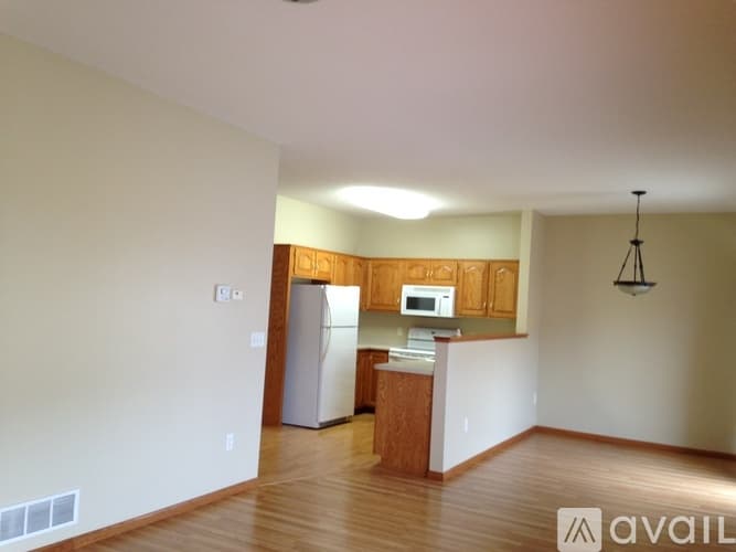 North Mankato Townhome: 2103 Linden Trail