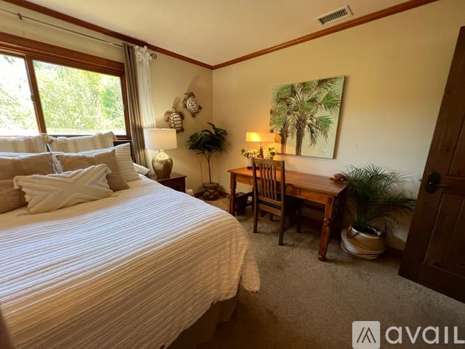 Santa Barbara Apartment: 1122 Palomino Road