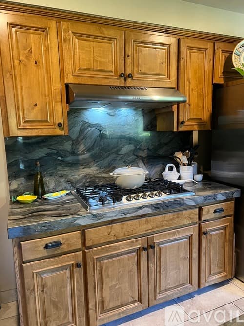 Santa Barbara Apartment: 1122 Palomino Road