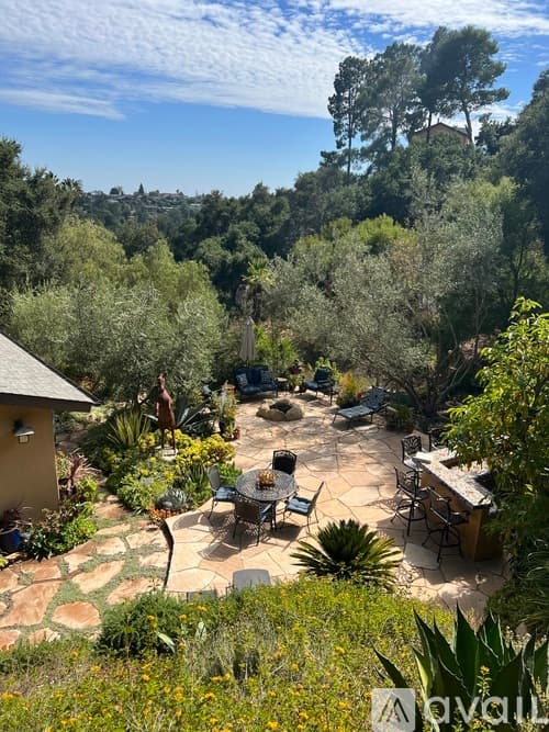 Santa Barbara Apartment: 1122 Palomino Road