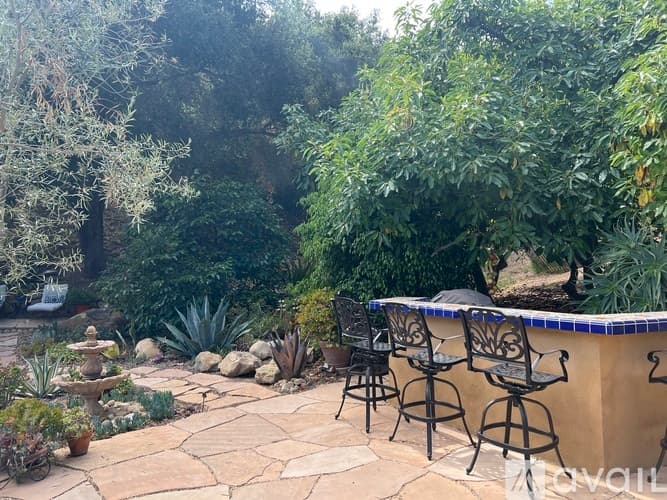 Santa Barbara Apartment: 1122 Palomino Road