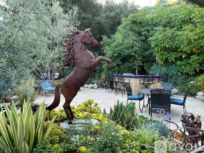Santa Barbara Apartment: 1122 Palomino Road