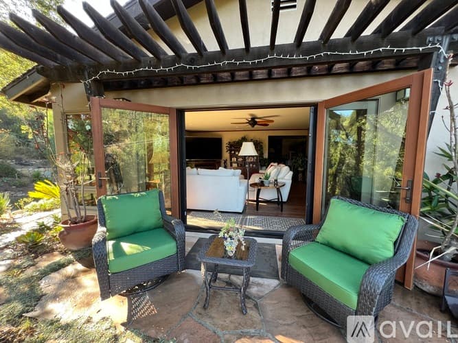 Santa Barbara Apartment: 1122 Palomino Road