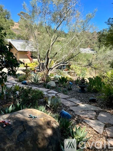 Santa Barbara Apartment: 1122 Palomino Road