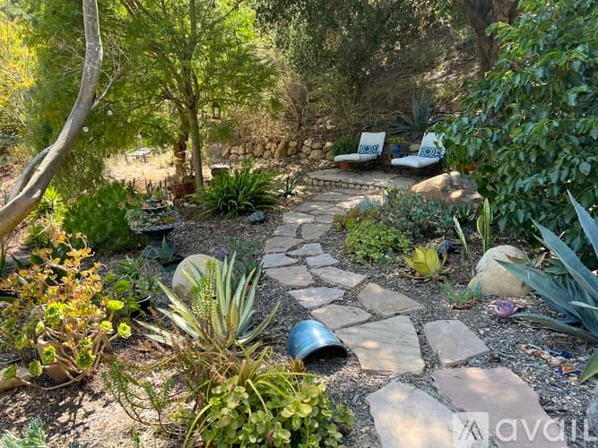 Santa Barbara Apartment: 1122 Palomino Road