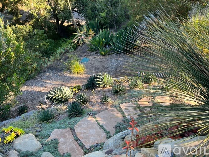 Santa Barbara Apartment: 1122 Palomino Road