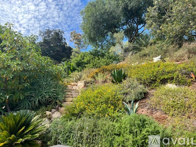 Santa Barbara Apartment: 1122 Palomino Road