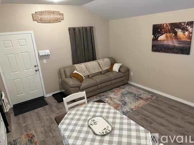 Robstown House: 2021 Co Rd 75