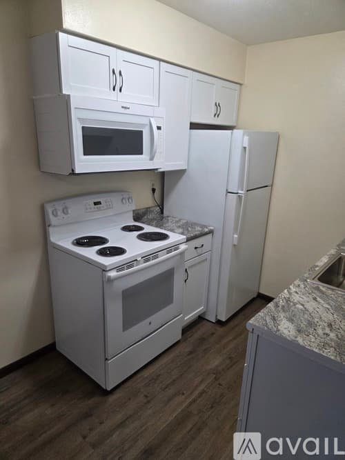 Sparta Apartment: 425 S Thayer St