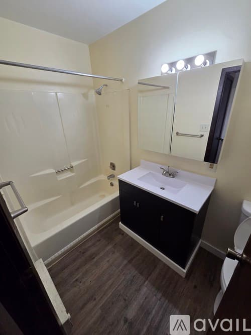 Sparta Apartment: 425 S Thayer St